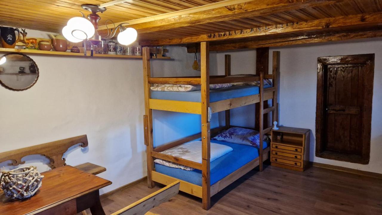La sălaşul fermecat în Cheile Carasului Iabalcea Exterior foto